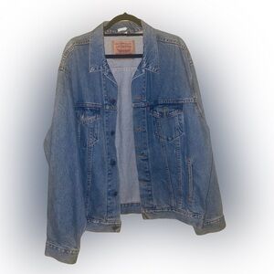 Levi’s premium trucker denim jacket